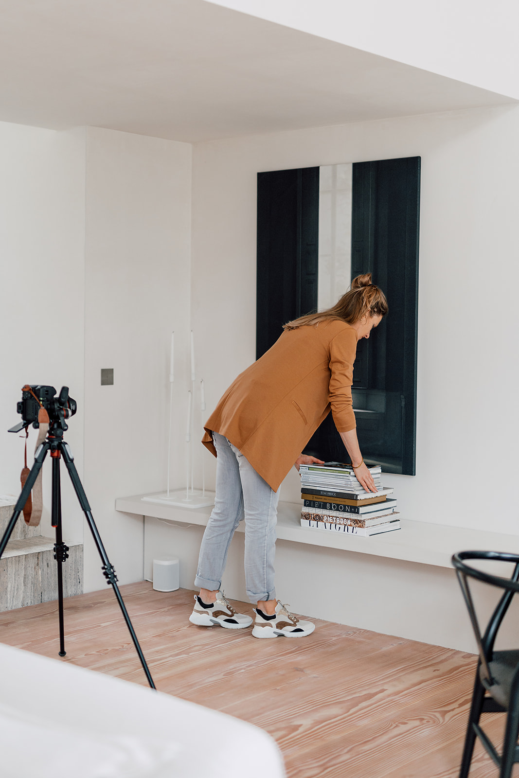Hoe een professioneel interieurfotograaf een ruimte klaarmaakt voor een fotoshoot